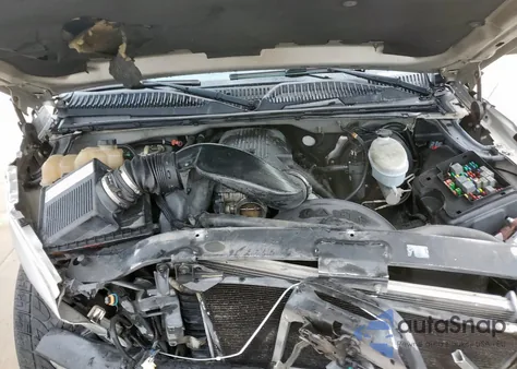 2004 Chevrolet Silverado C1500 из США, поврежденный, VIN 2GCEC19V241135038